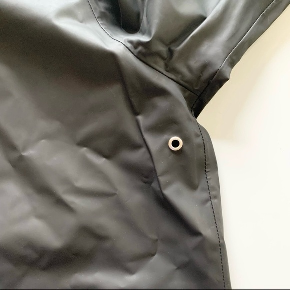 UGG Women’s Rain Jacket Medium New - Picture 9 of 13